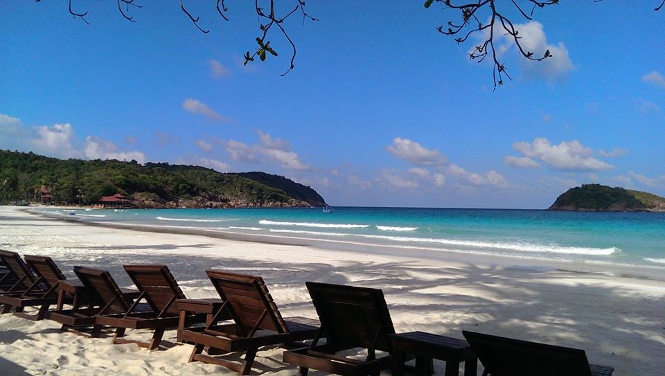 Redang Pelangi Resort beachside