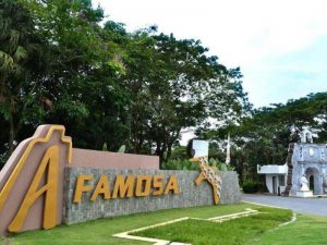 A Famosa Surrounding