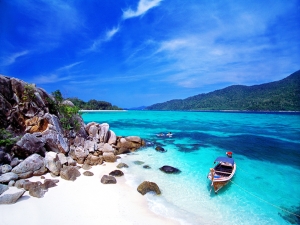 Koh Lipe Bundhaya Resort Beach