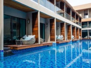 Deluxe pool access view