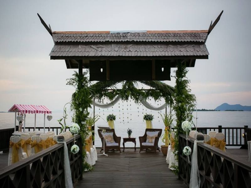 Jetty wedding