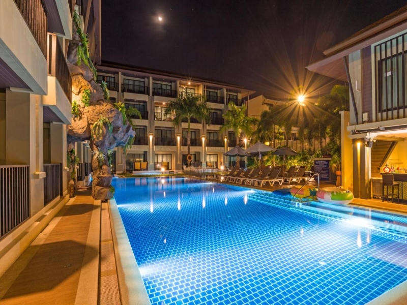 Ananta Burin Resort Pool