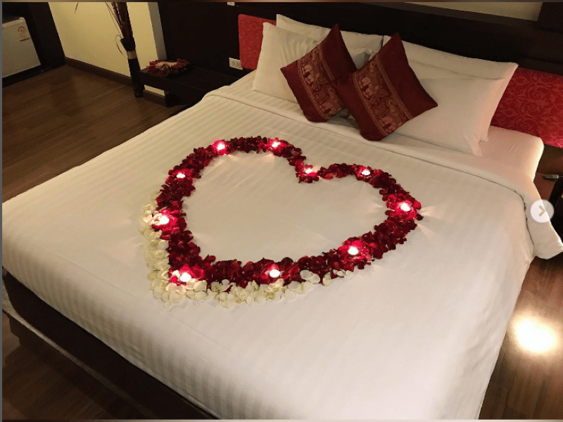 honeymoon bed decoration