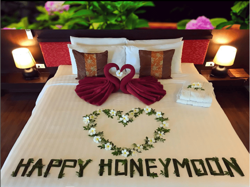 honeymoon decoration