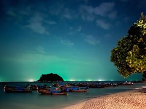 Koh Lipe Castaway Resort night view