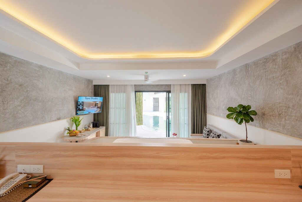 Pool Access Suite 