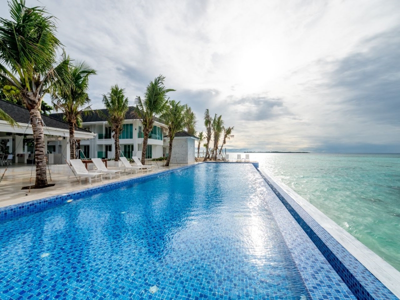 pool view 