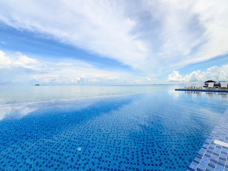 pool view 