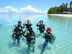 snorkeling 