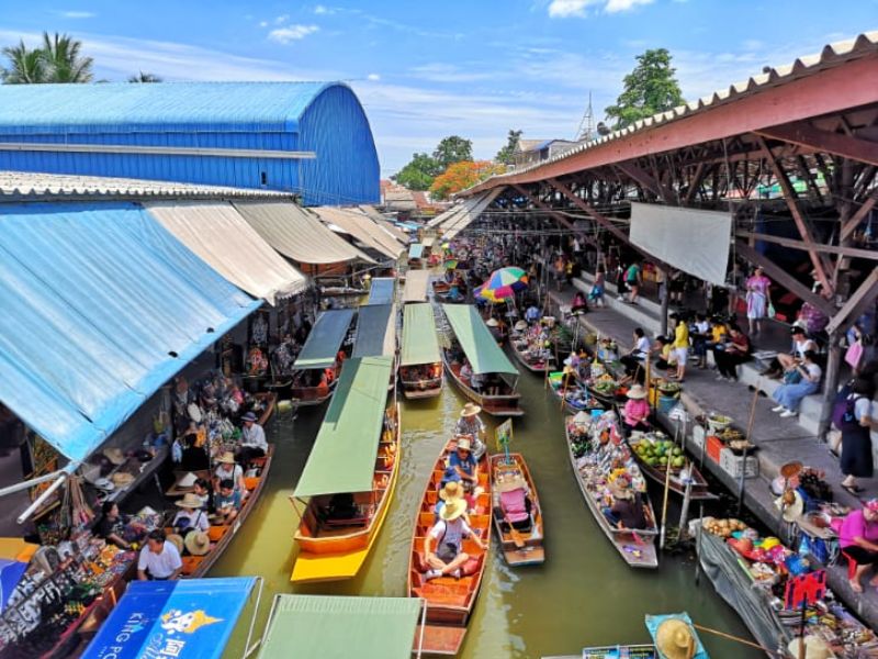 Damnoen Saduak Floating Market