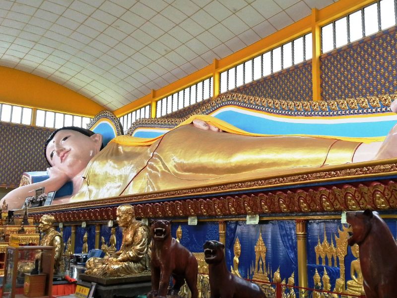 Reclining Buddha at Chaiya Manggaram Thai Temple