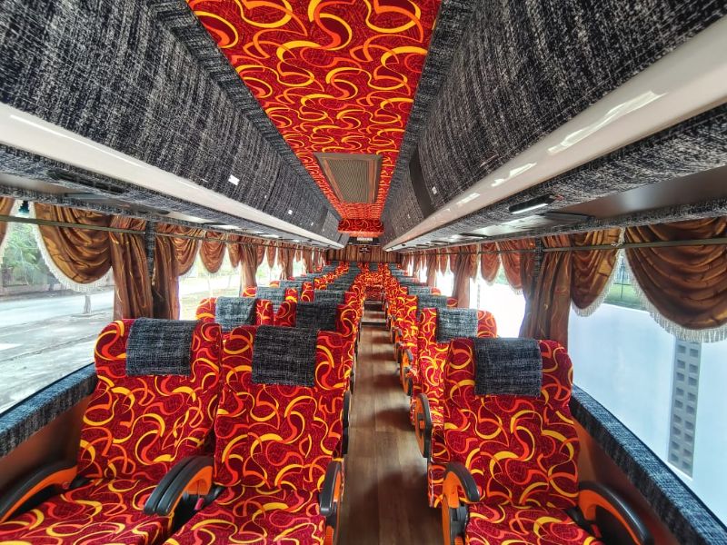 VIP 30 Seater Bus Persiaran