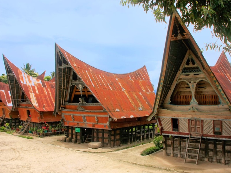 Tomok villages