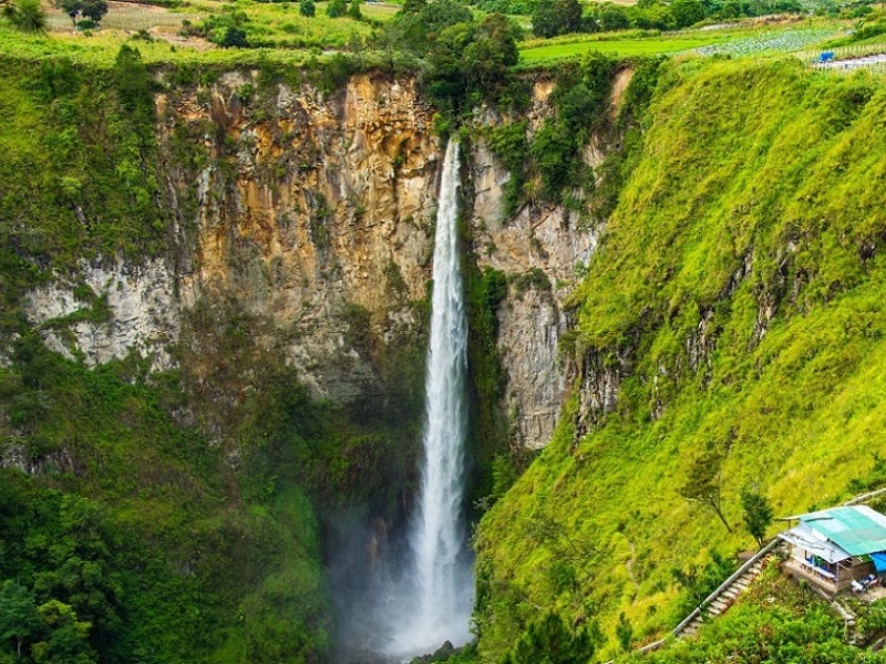 Sipisopiso Waterfall