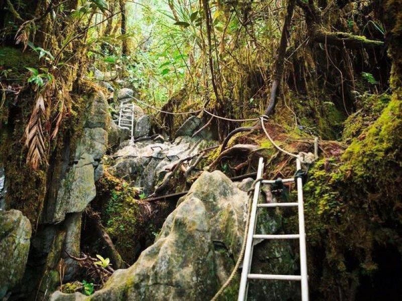 Trekking Trail to Pinnacles