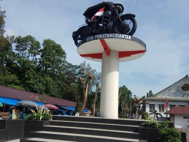 Tugu Becak