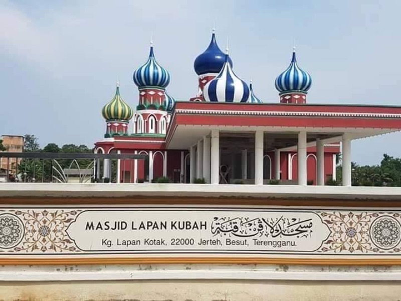 Masjid Lapan Kubah
