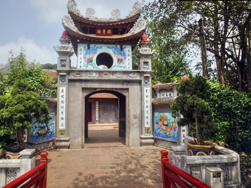 Ngoc Son Temple