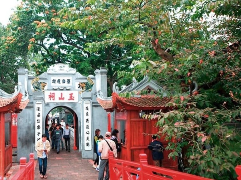 Ngoc Son Temple