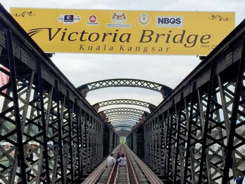 Victoria Bridge
