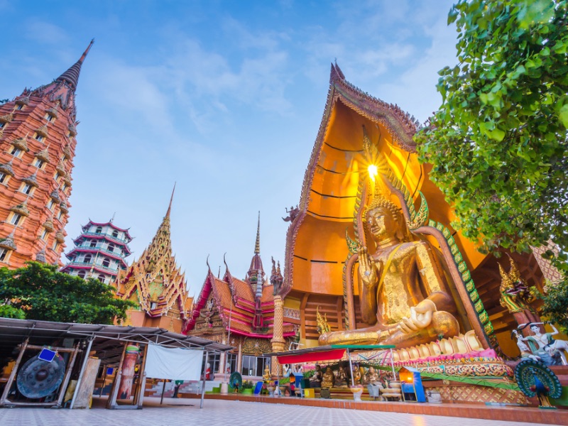 Wat Tham Sua
