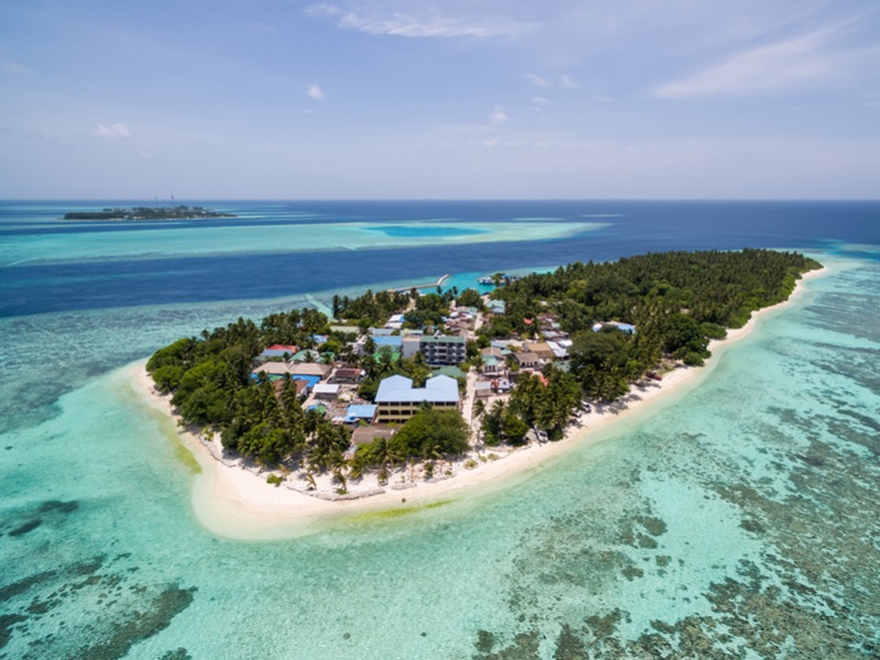 Local island hoping at Thinadhoo Island