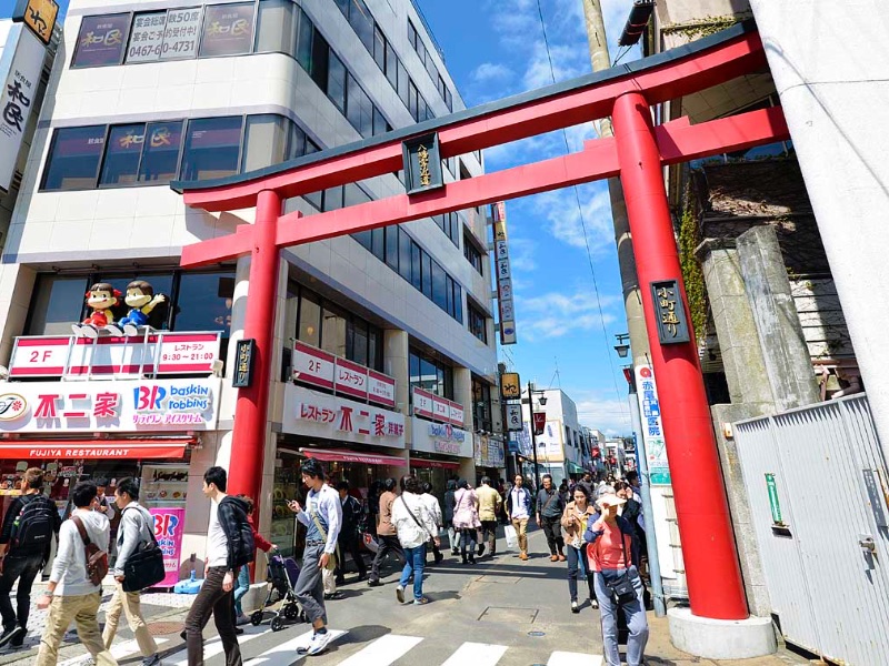 Kamakura Komachi-dori Street entrance