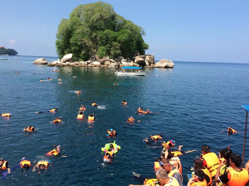 Snorkeling at Renggis Island