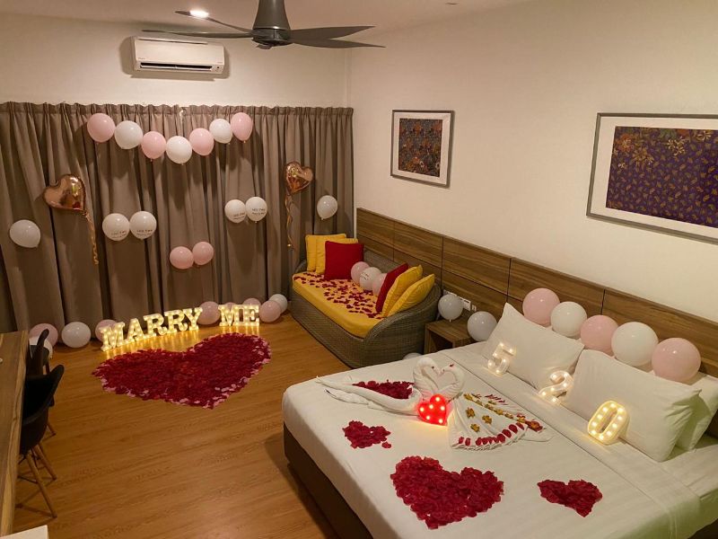 Marriage Proposal Room Deco