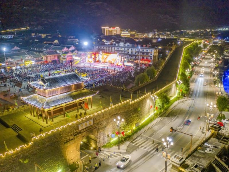 Songpan Ancient Town City Wall night view