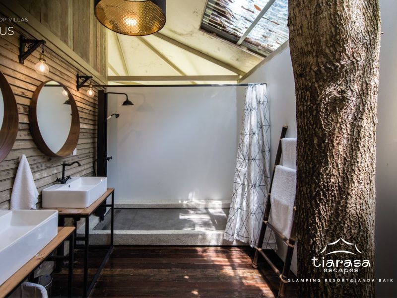 Treetop Villa Bathroom