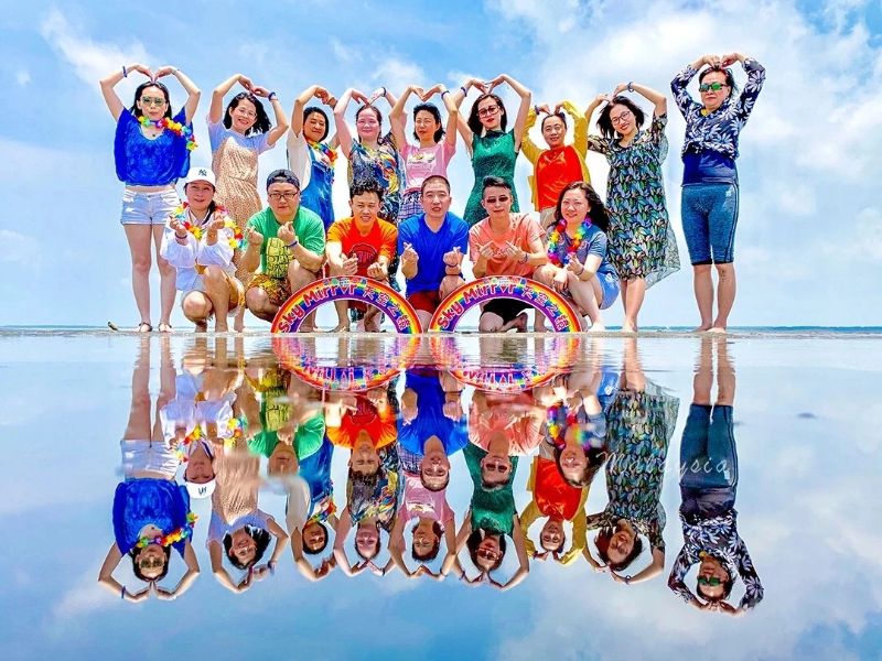 Sky Mirror Group Photo Art