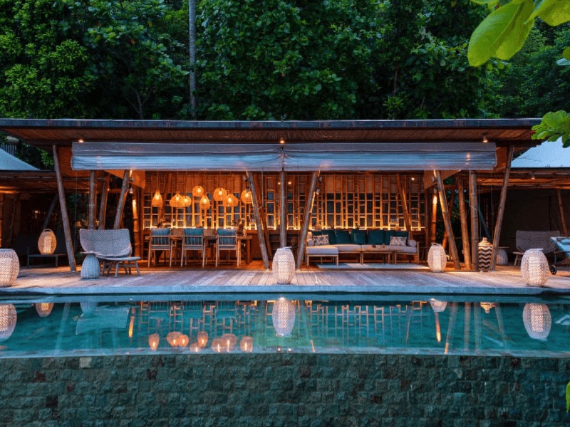 infinity pool villa