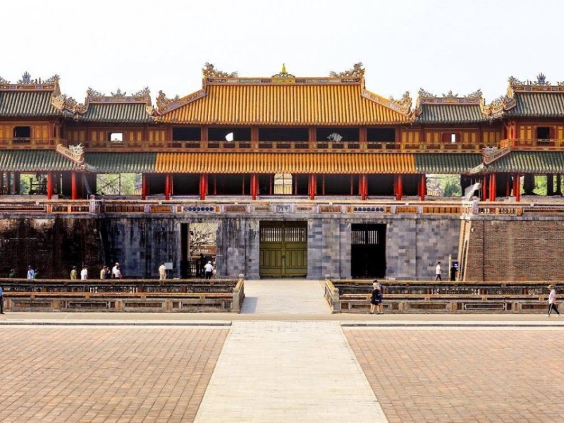 Noon Gate
