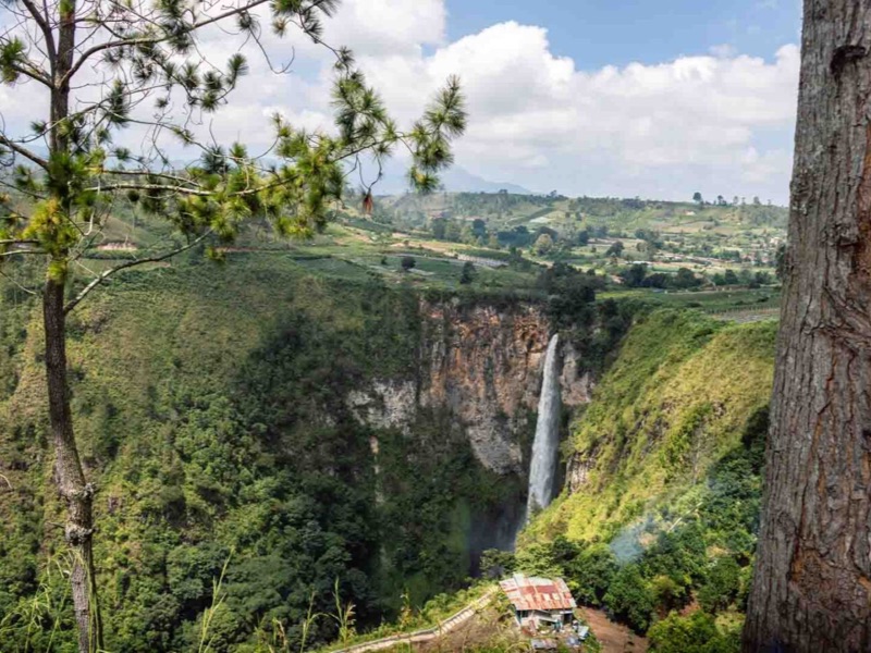 Sipiso Piso Waterfall View