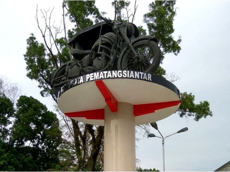 Tugu Becak