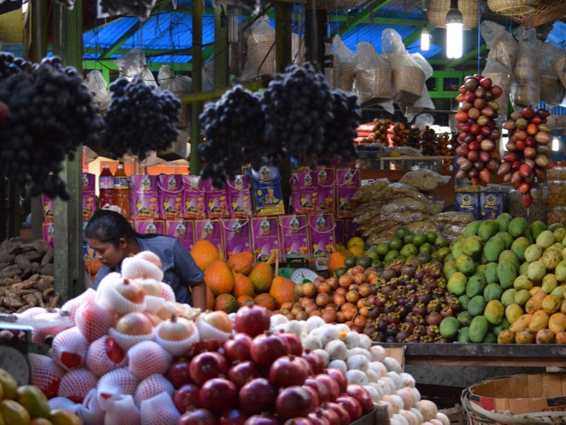 fruit market at Berastagi