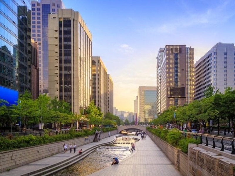 Cheonggyecheon Street
