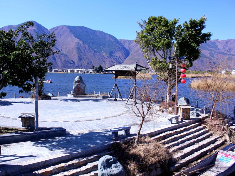 Eryuan West Lake