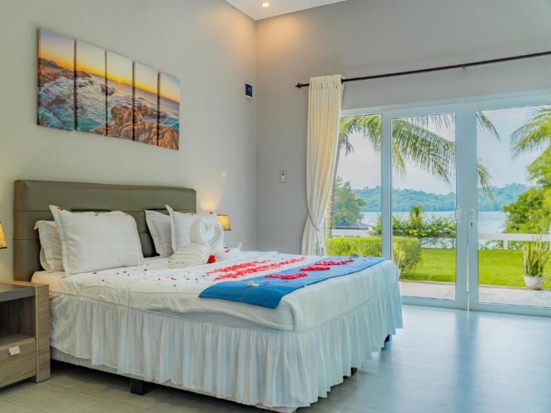 Hawk's Nest Resort Deluxe Room View