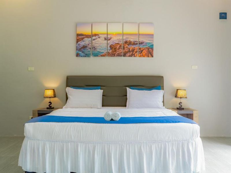 Hawk's Nest Resort Deluxe Room