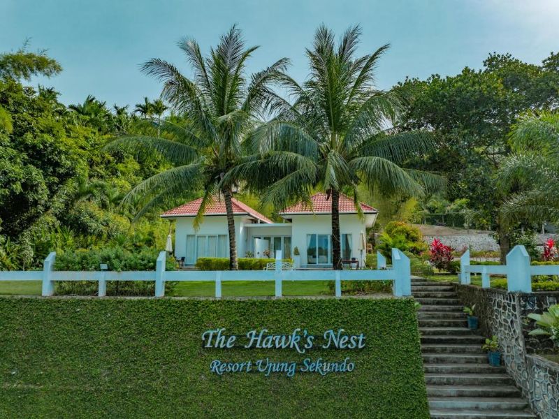 The Hawk's Nest Resort