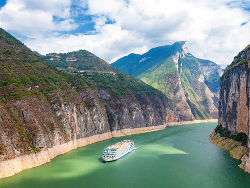 Yangtze river cruise