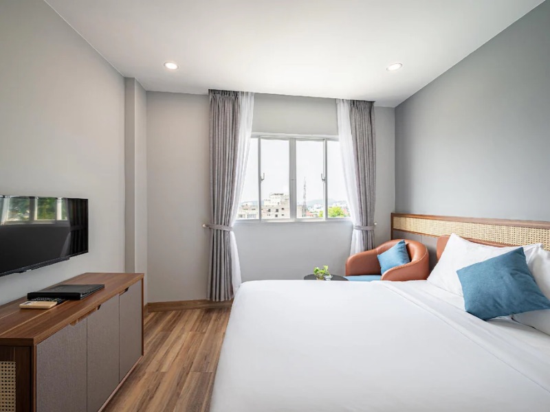 Deluxe double city view room