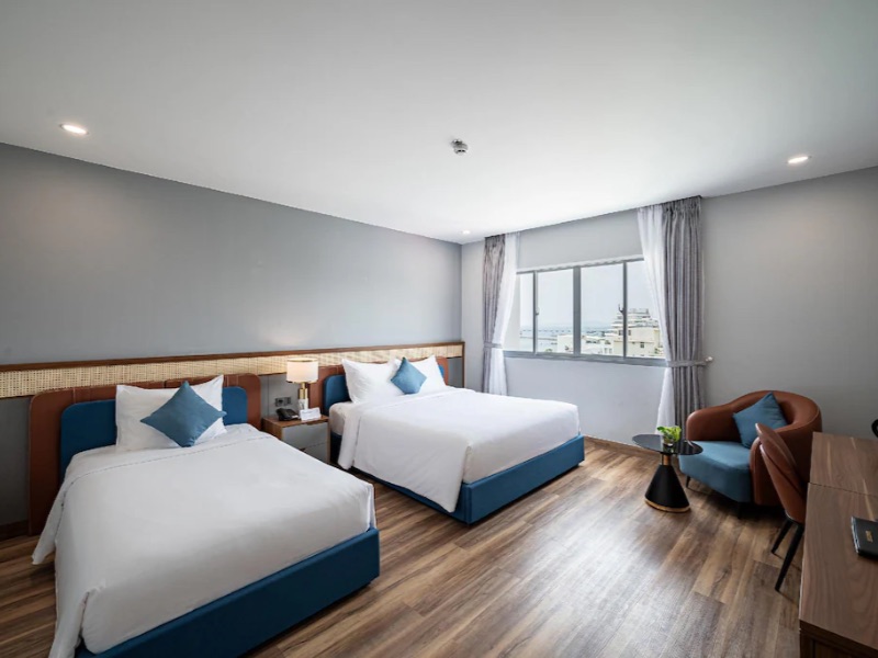 Deluxe twin city view room