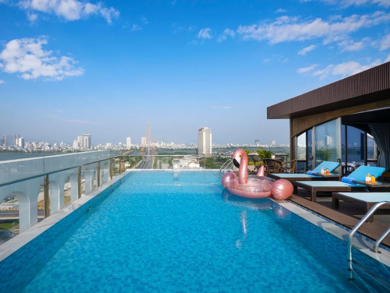 Gold Plaza Hotel Swimming pool