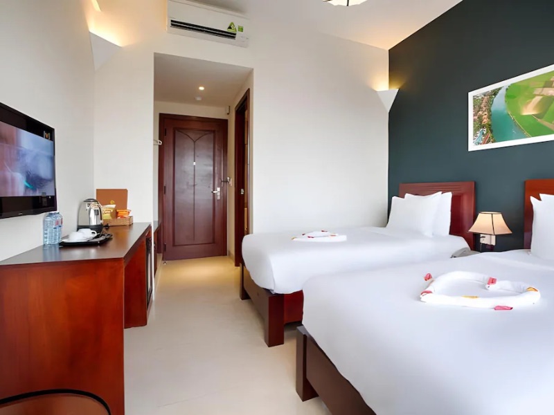 Green Apple Hotel Deluxe twin room