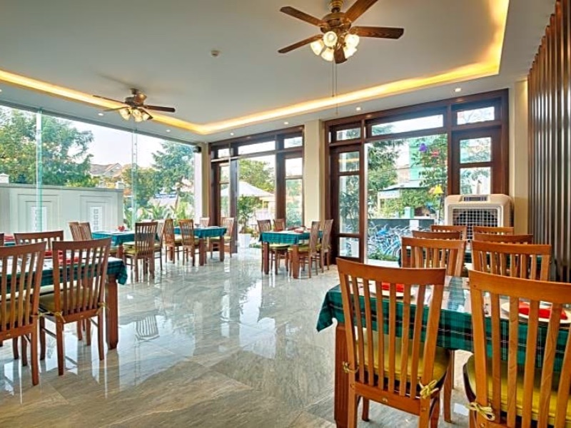 Green Apple Hotel Restaurant