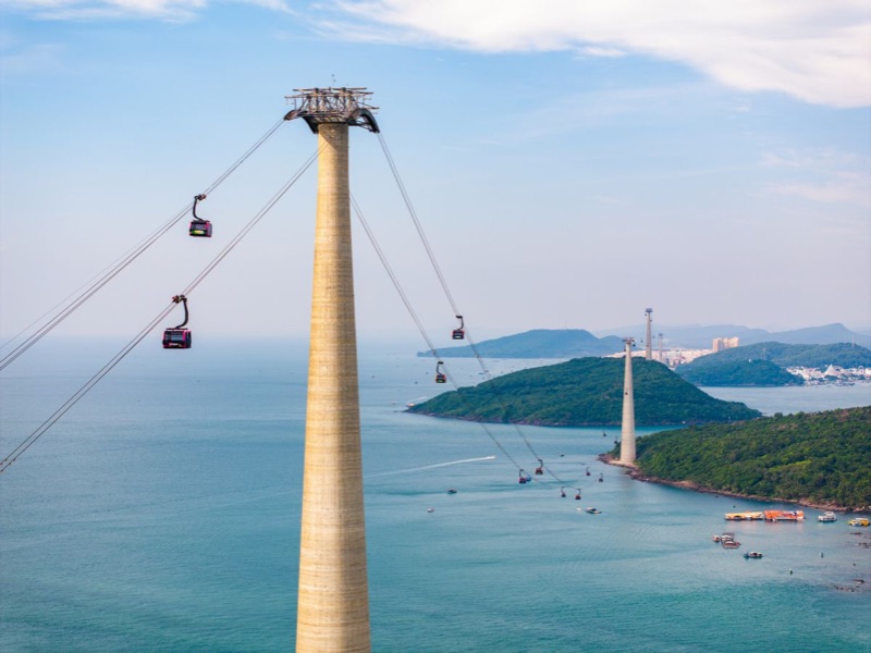longest sea-crossing cable car