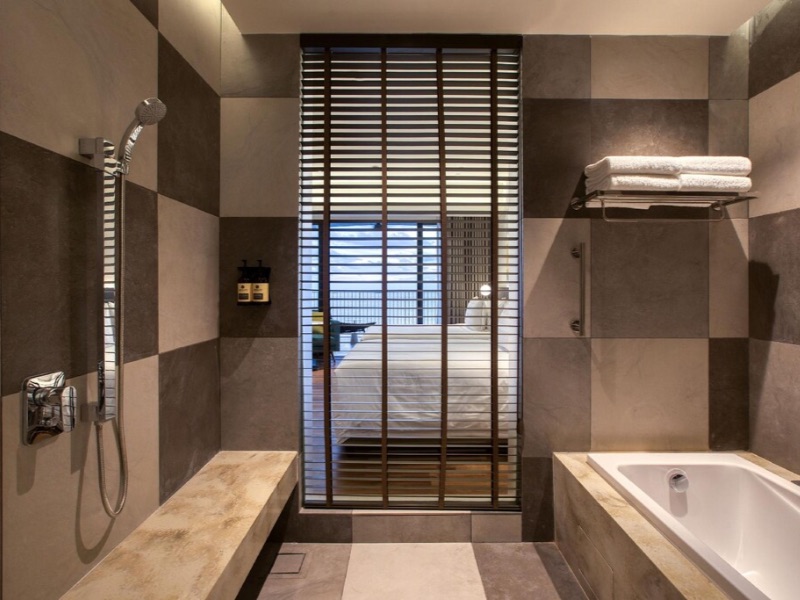Deluxe Twin Bathroom